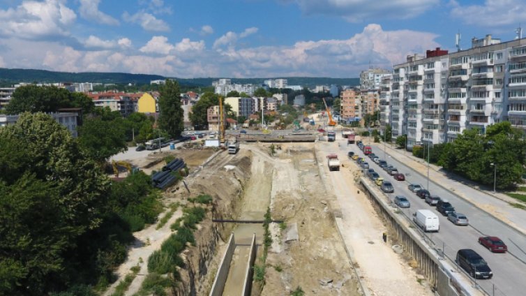 Хиляди домакинства във Варна остават без вода утре заради ремонта на бул. "Васил Левски"