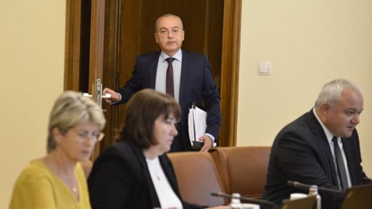 Донев отчете: Наполовина намаля инфлацията през управлението на служебния кабинет