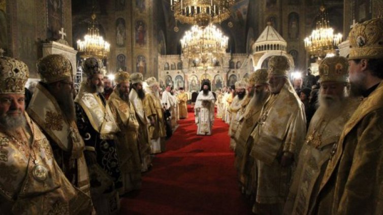 Кулминацията: †Неофит и †Кирил отслужиха съвместна литургия