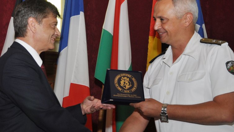 Първата в историята Почетна монета на НС, връчвана на военни сили, получиха ВМС