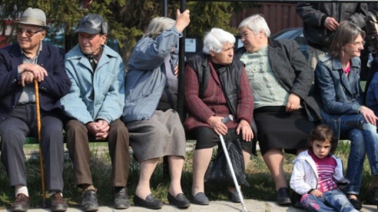 100 лв. за най-бедните пенсионери за Великден, за другите - нищо