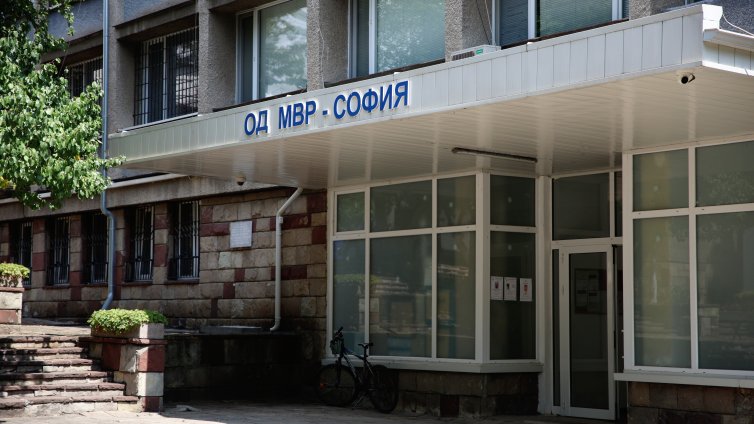 7057 души получават пенсия и заплата в МВР