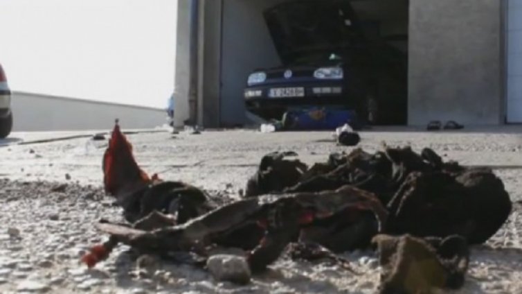 Двама с 80% изгаряния след взрив в гараж