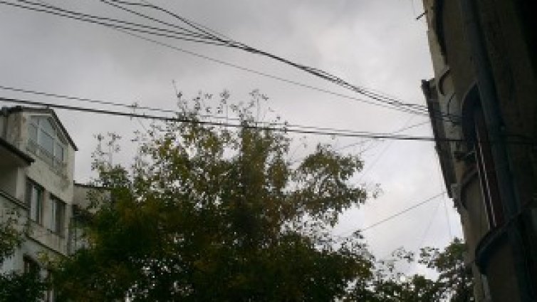 Кметство „Приморски“: Чакаме сигнали за незаконни въздушни кабели