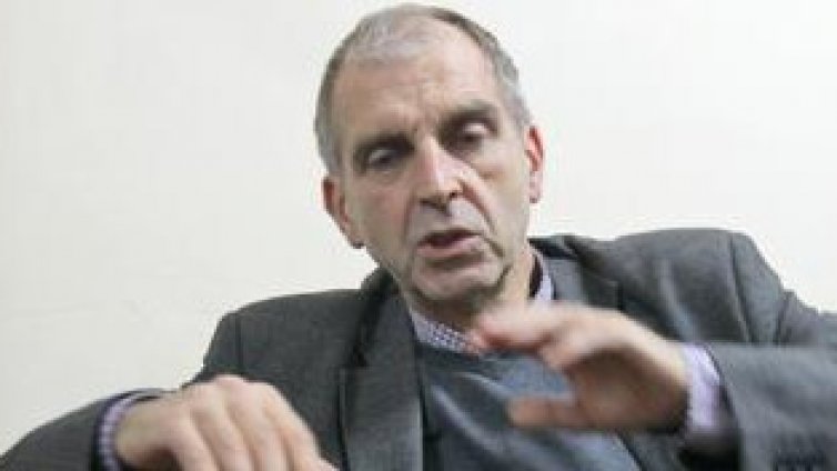 Беззаконието… Там, където катаджиите не санкционират, но ескортират