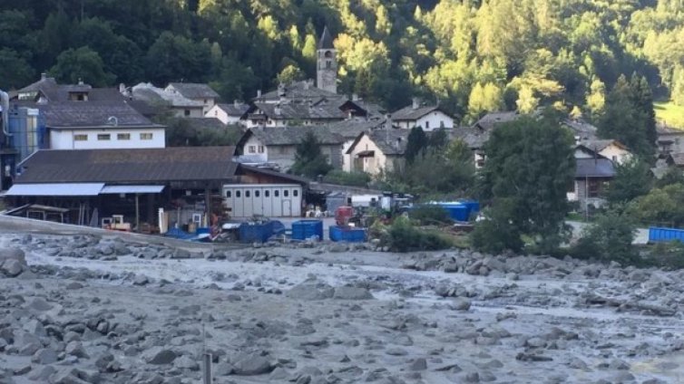 8 души в неизвестност след скалната лавина в Швейцария