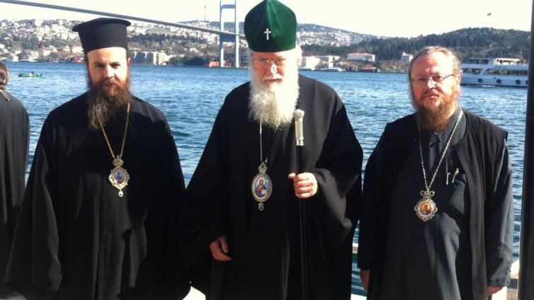 За Богоявление: Осветиха водите на Златния Рог в Истанбул