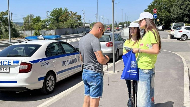 Ученици със съвместна акция с полицията във Варна (СНИМКИ)
