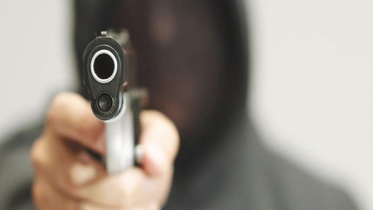 21-годишен с пистолет открадна пари във "Владиславово"