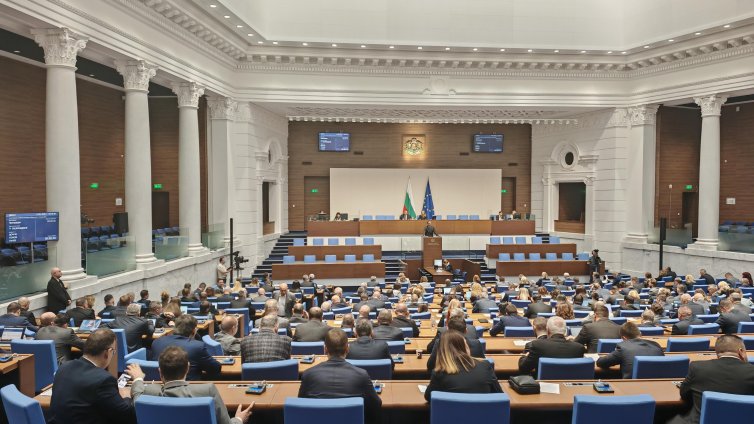 Искат изслушване на службите в парламента по случая "Петрохан"