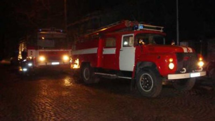 Дърводелски цех изгоря до основи в Златоградско
