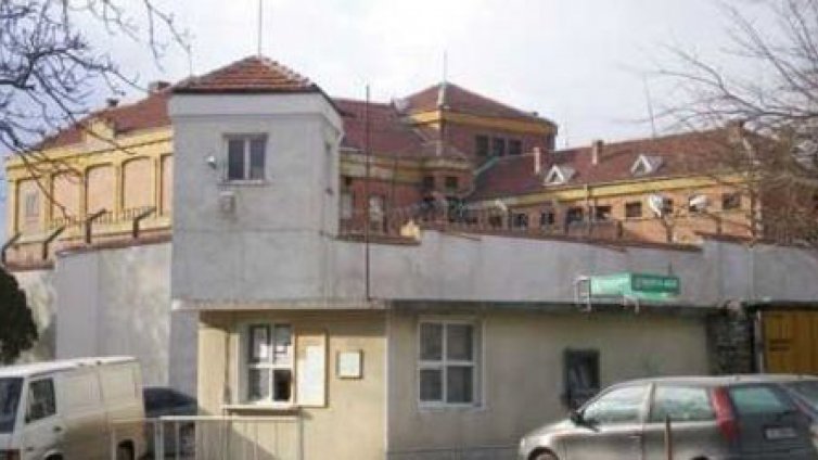 25 служители на затвора на обучение във Варна