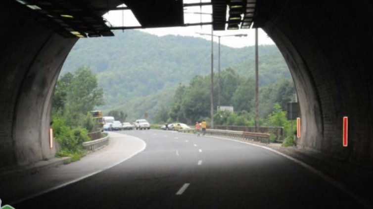 Жена е пострадала при катастрофа в тунела „Ечемишка“