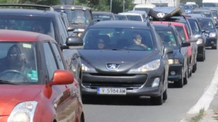 Протести  затрудняват движението през прохода Шипка?