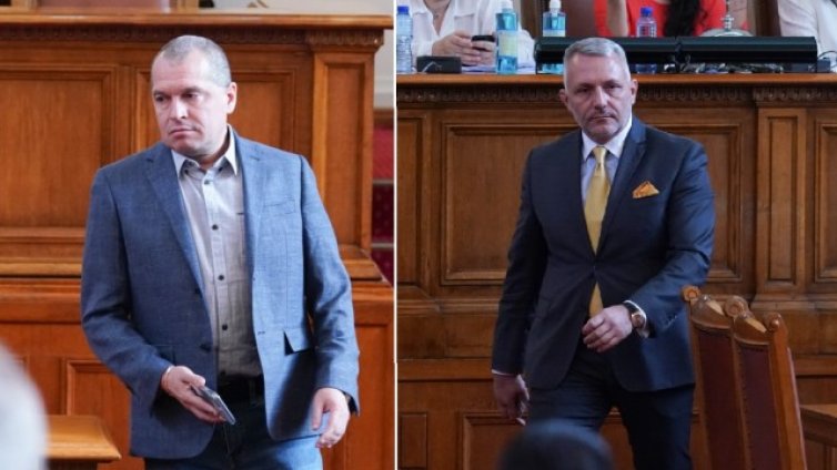 Глобиха депутати без маски в парламента