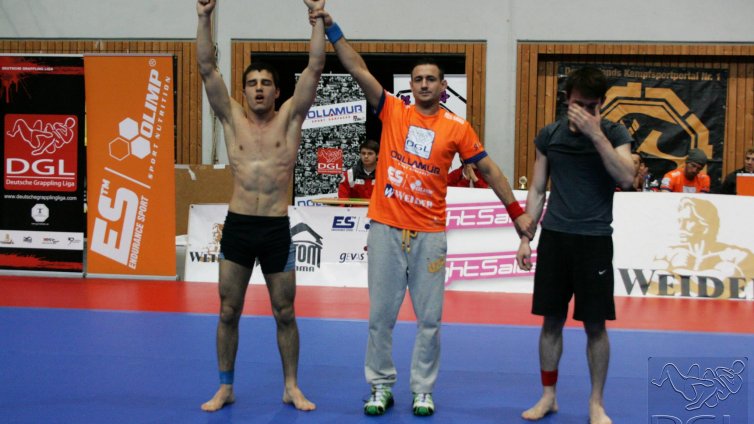 Варненец гази на джиу-джицу в Германия