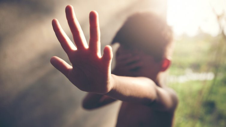 Гнусна гавра: Разследват батковци (14 и 15 г.) за изнасилено 9-годишно момче