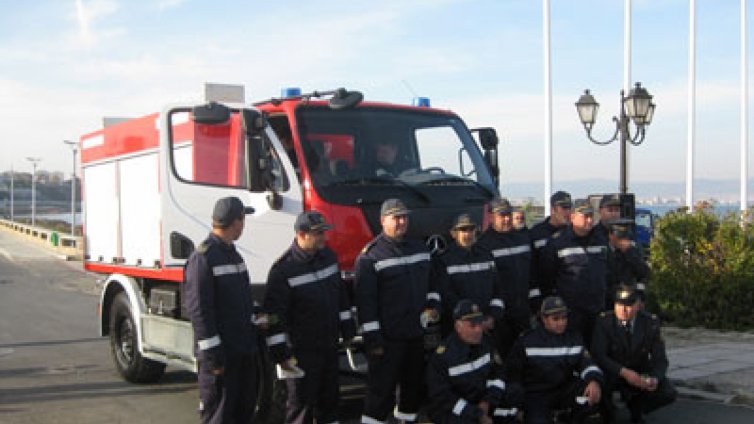 Пожарникарите излизат на протест срещу съкращенията