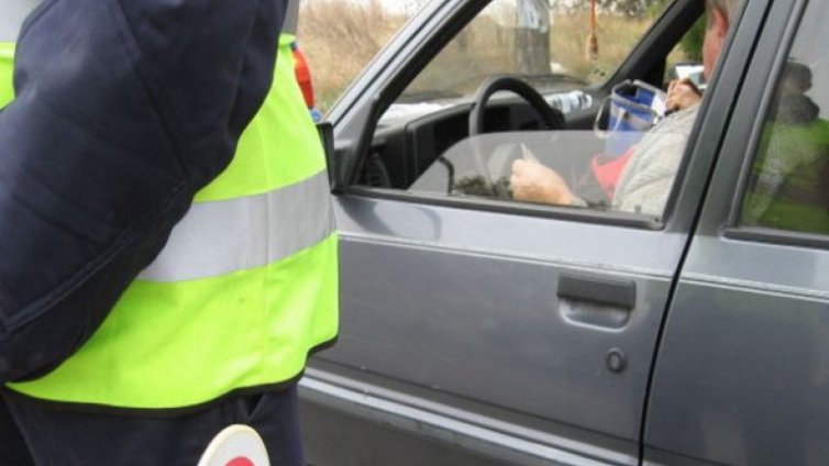 Аджамия шофьор предложи 10 лева подкуп в Банско