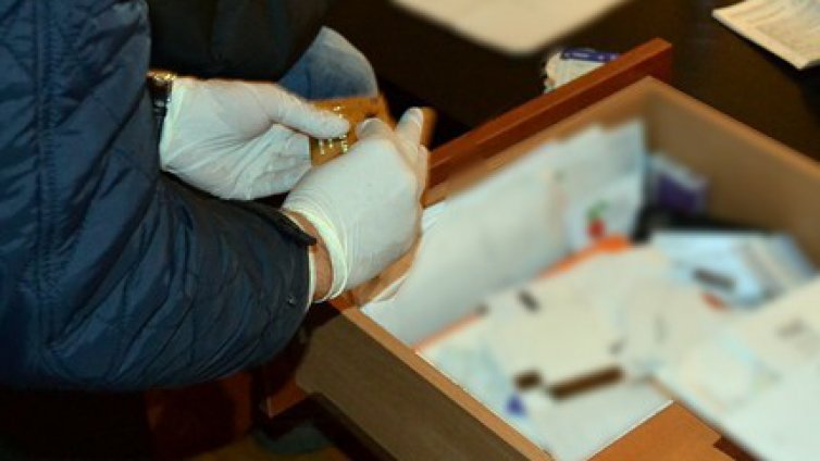 ГДБОП задържа фалшификатори на документи за бежанци