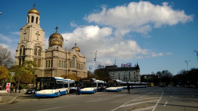 Безплатни автобуси за варненци в нощта срещу Великден