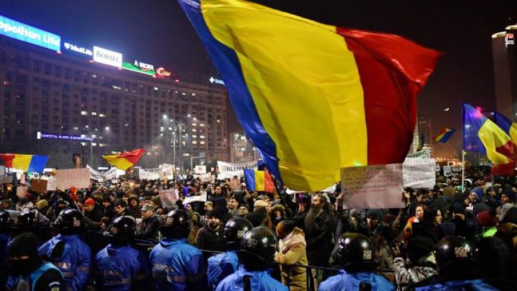 Мрачно полугодие за Румъния. Тръгва ли по стъпките на Гърция?  