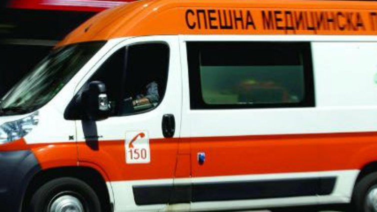 18-годишно момче с опасност за живота след купон и падане от тераса