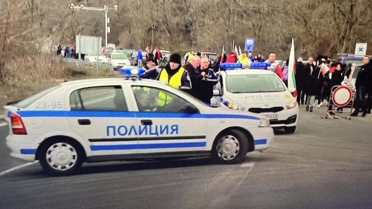 Проходът "Шипка" вече е изцяло затворен за коли