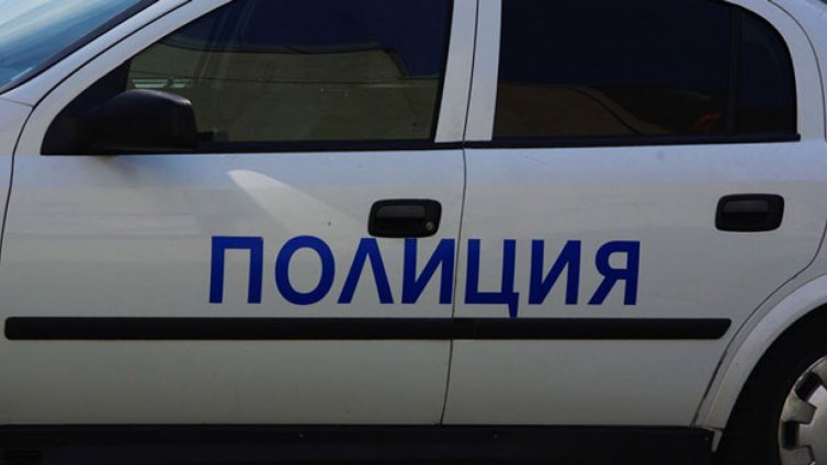 Пиян опита да изнасили малолетна, тя разби бутилка в главата му