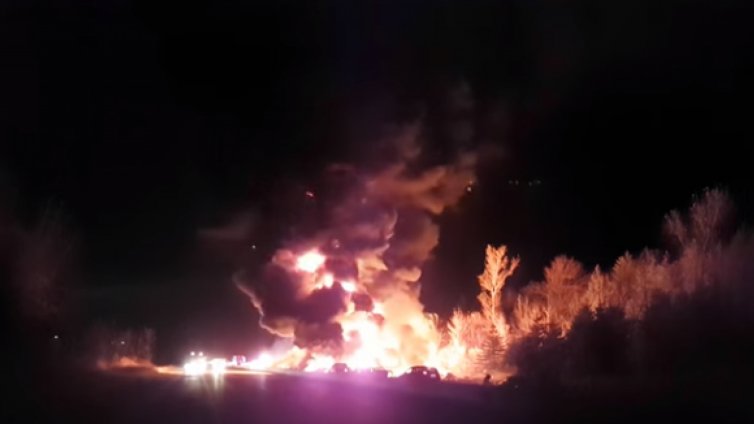 Зрелищна експлозия уби трима в Канада