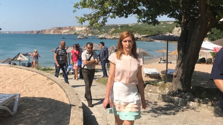 Министърът на туризма: Открихме нарушения на плажовете около Русалка