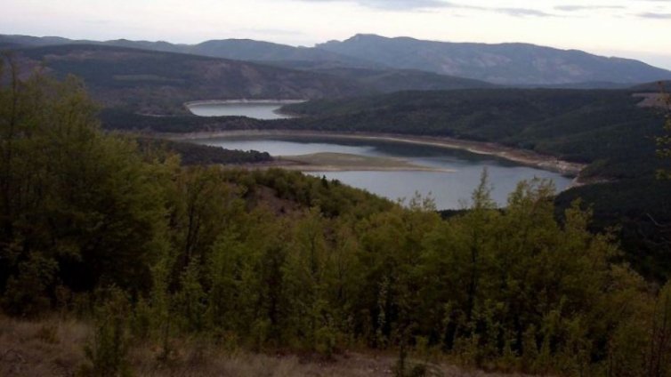 Ако не вали, водата в яз. "Камчия" ще стигне само до пролетта