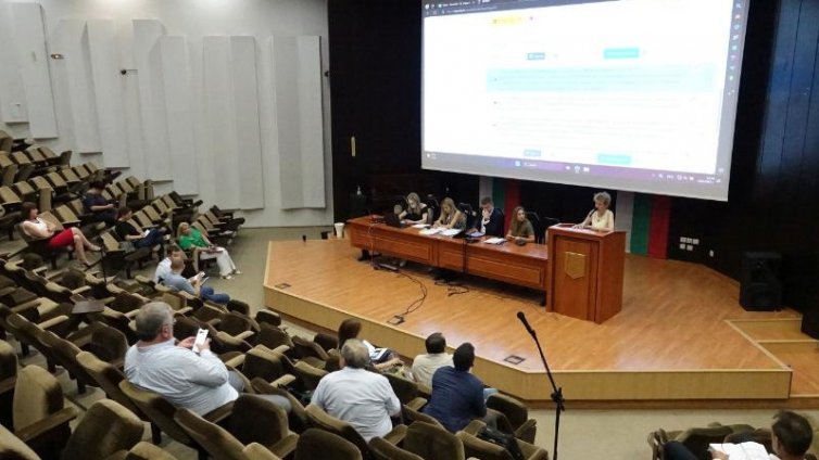 Работна група прецизира предложението за безплатно ползване на зала „Конгресна“ от варненските училища