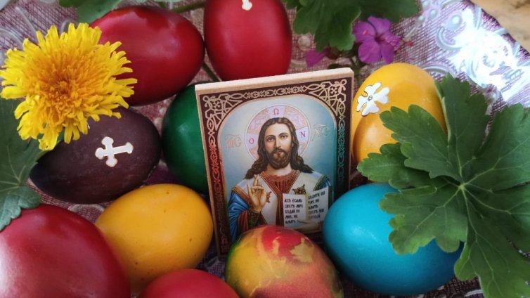 Политиците ни честитиха Великден