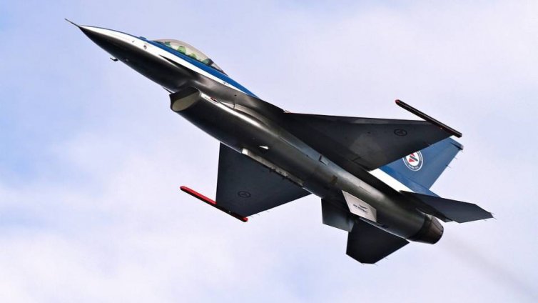 Американски F-16 се разби в Жълто море