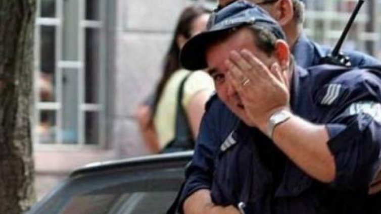 Санданчанин нападна полицай заради акт за неправилно паркиране