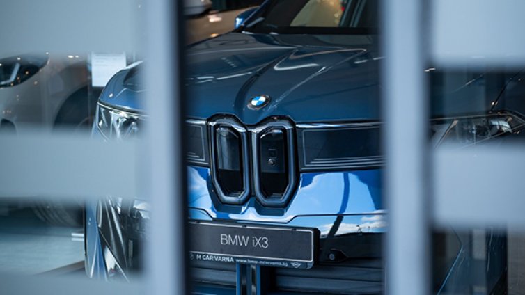 Първа среща с бъдещето: BMW iX3 вече в дилърствата на &ldquo;М Кар Груп&rdquo; в страната