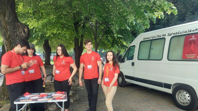Изследват безплатно за ХИВ/СПИН и хепатит В и C във Варна