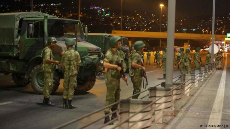 В преврата в Турция са участвали 8651 военни, 74 танка и 35 самолета