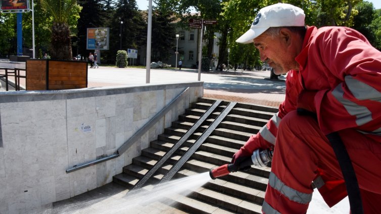 Измиха подлеза до Катедралата във Варна (СНИМКИ)