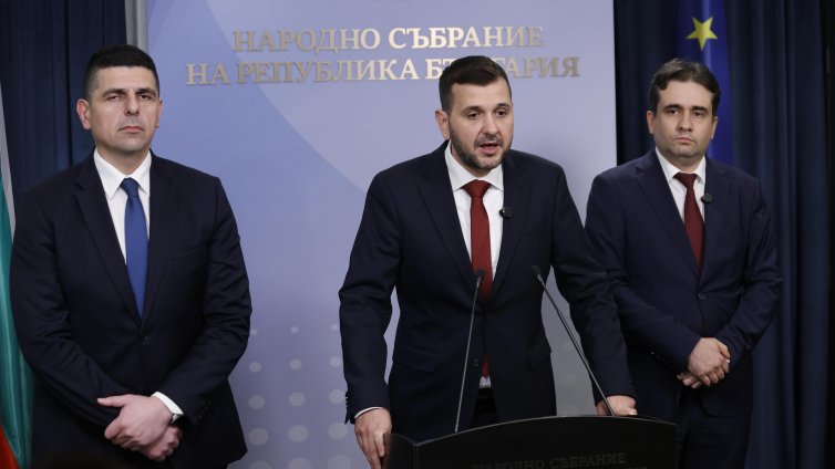 ДБ иска изслушване на Румен Радев за състоянието на националната сигурност