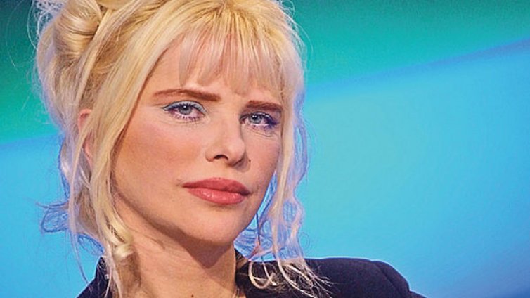 Чичолина брани депутатската си пенсия: Само €1700 взимам  