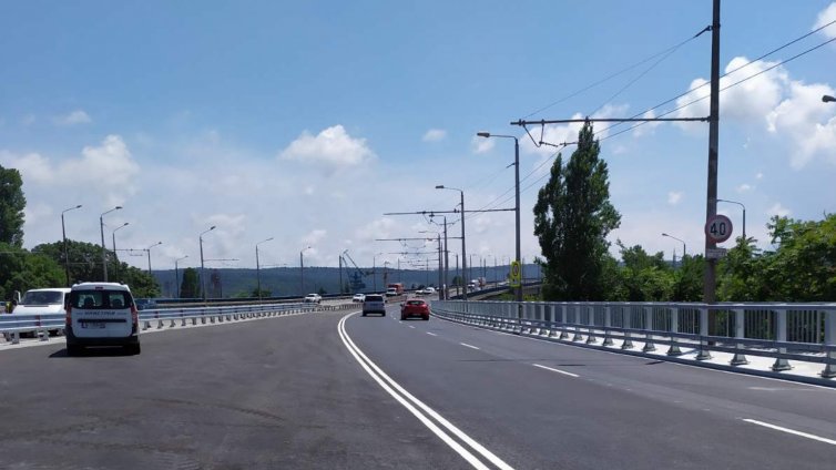 Пуснаха в двете посоки движението по Аспаруховия мост