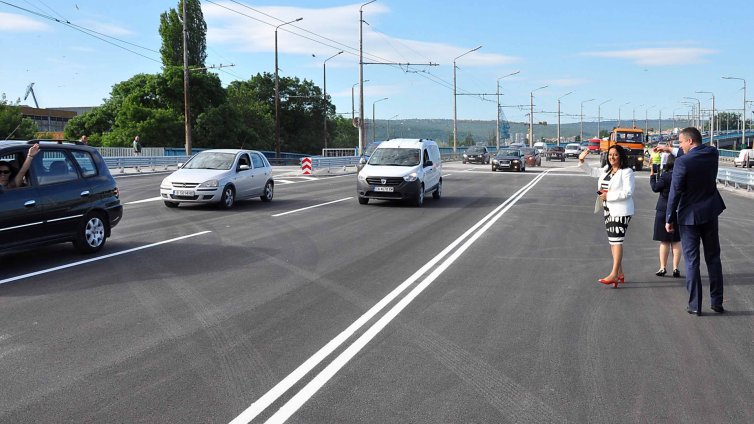 Отвориха ремонтираната отсечка на Аспарухов мост (СНИМКИ)