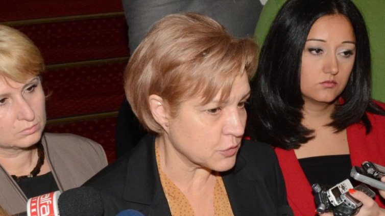 Менда Стоянова: Без нов заем, мандатът на Борисов е под въпрос