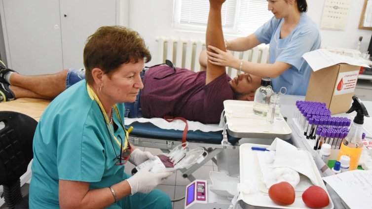 Благотворителна акция по кръводаряване се проведе във Варна