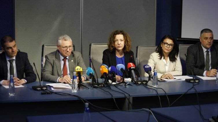 Над 1000 българи са евакуирани от ОАЕ, полетите от Дубай продължават