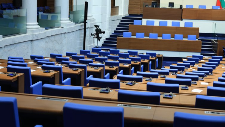 Парламентът прие ограничението на секции в страни извън ЕС да отпадне от Изборния кодекс