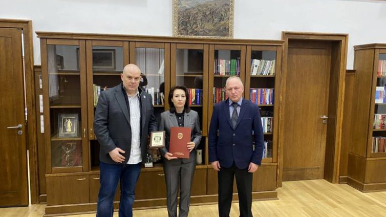 Наградиха варненски прокурор и следовател за случая с адвокат, завлякъл с пари 12 души