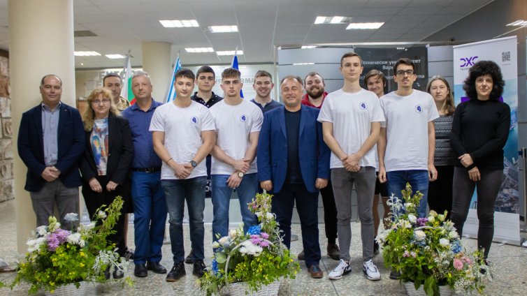Успех: Варненски студентите с призово място на Републиканската олимпиада по програмиране